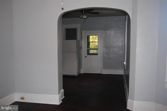 Building Photo - 727 E D St