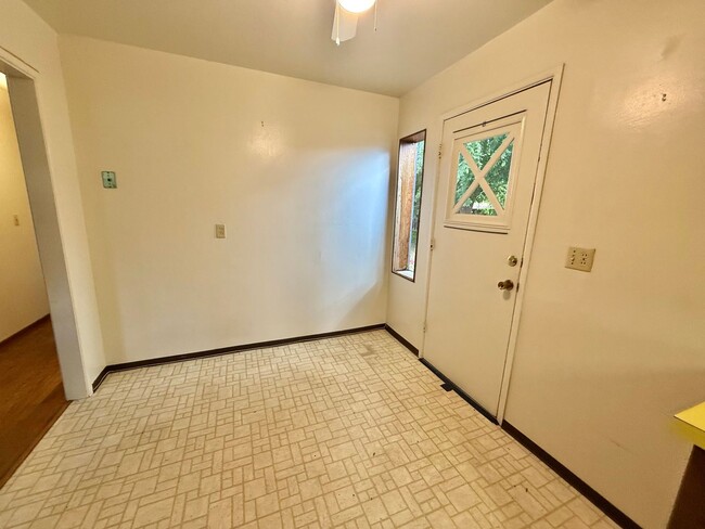 Building Photo - Los Gatos - Inviting Los Gatos Home with Classic Charm & Entertainer’s Backyard