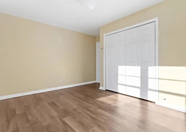 Building Photo - 5470 Spencer Dr