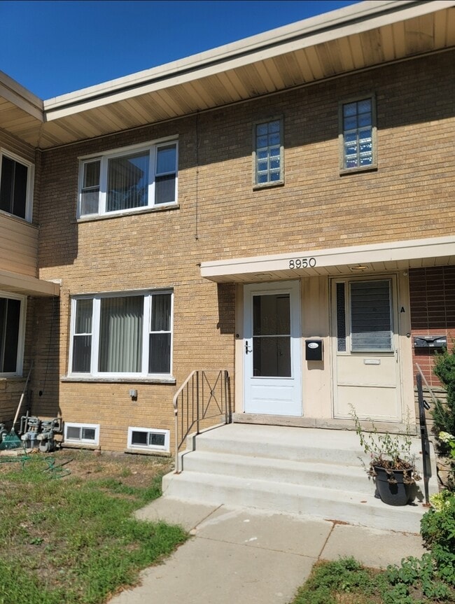 Building Photo - 8950 Skokie Blvd