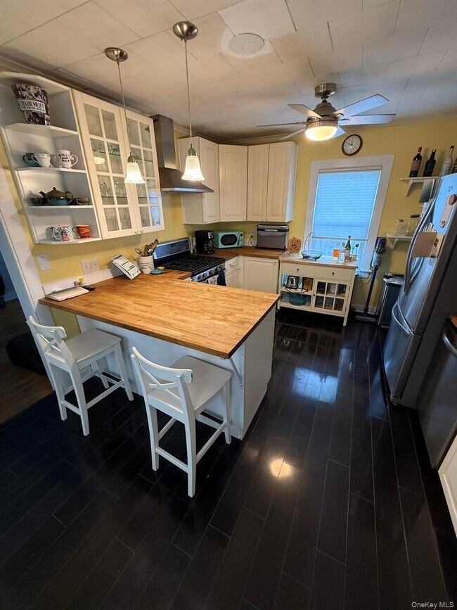 Building Photo - 22 W Church St