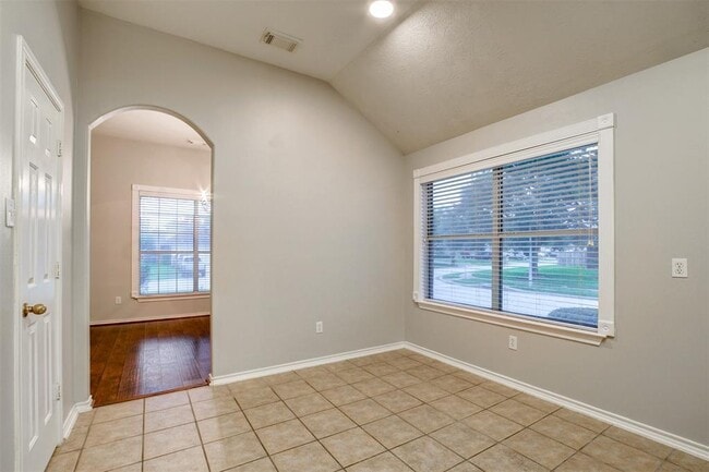 Building Photo - 12130 Piney Bend Dr