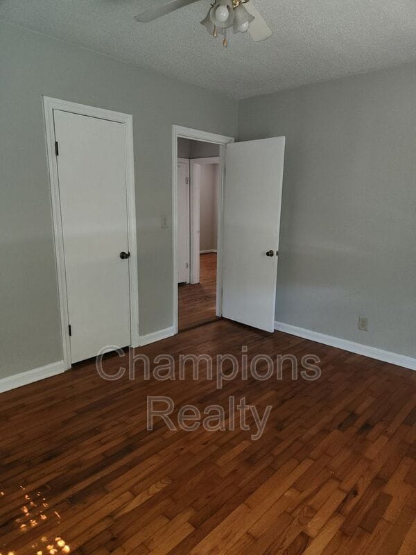 Building Photo - 5415 Eugenia Ave