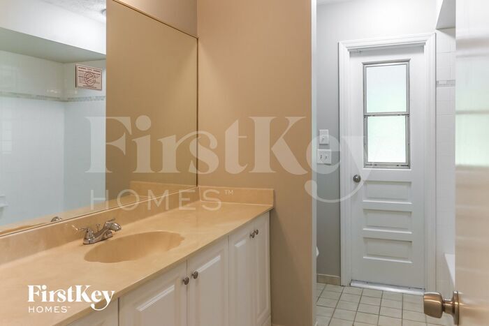 Building Photo - 3265 SW Escarole St