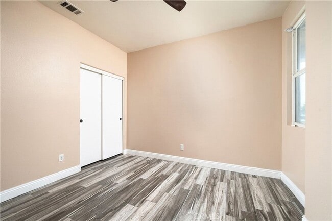 Building Photo - 12833 Biscayne Ave