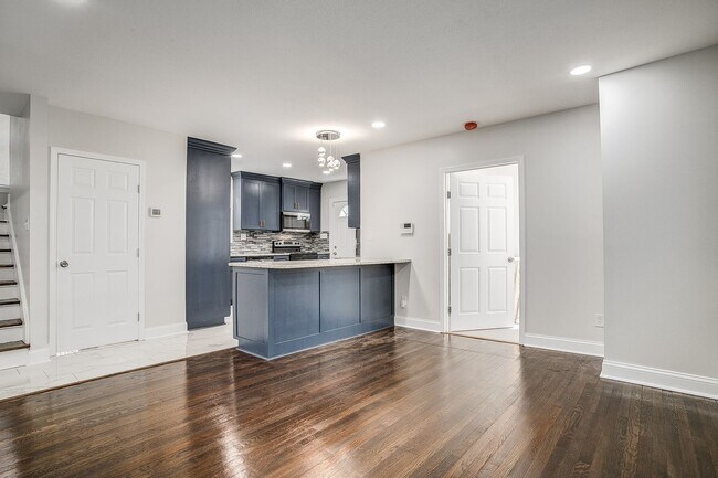 Building Photo - 5229 Brookwood Ave