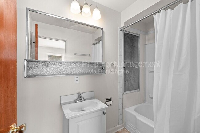 Building Photo - 1509 N Wall St