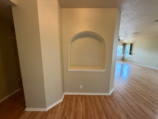 Building Photo - 9626 Anderson Way