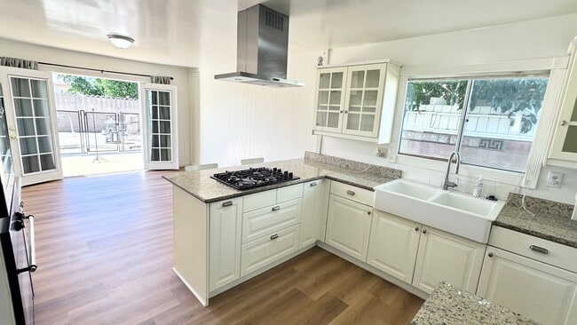Building Photo - Dream Home with Pool. Updated Kitchen. Spa...
