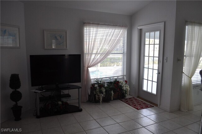 Building Photo - 431 Dundee Ct