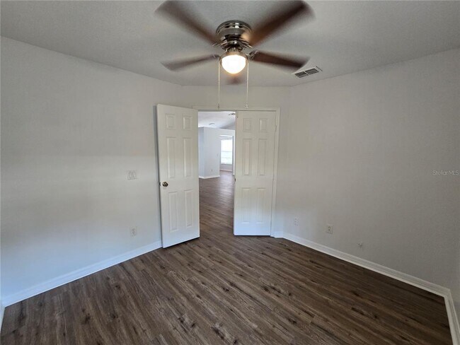 Building Photo - 717 Chilt Dr