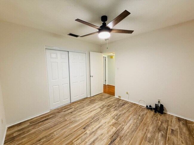 Building Photo - Home in Seminole for rent