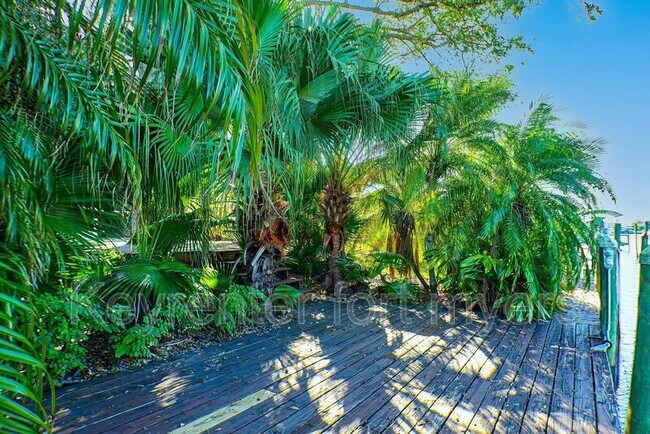 Building Photo - 2221 Cape Way