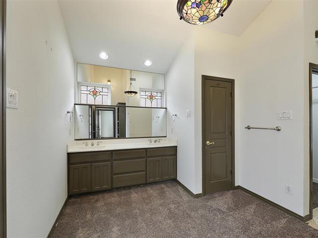 Building Photo - 2824 Dyer St