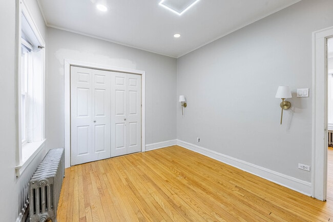 Building Photo - 2230 N Mulligan Ave