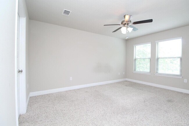 Building Photo - 310 S F St