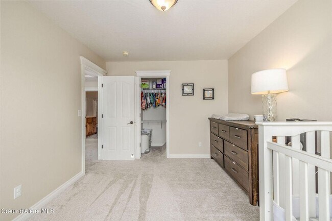 Building Photo - Beautiful home in Broadmore Estates