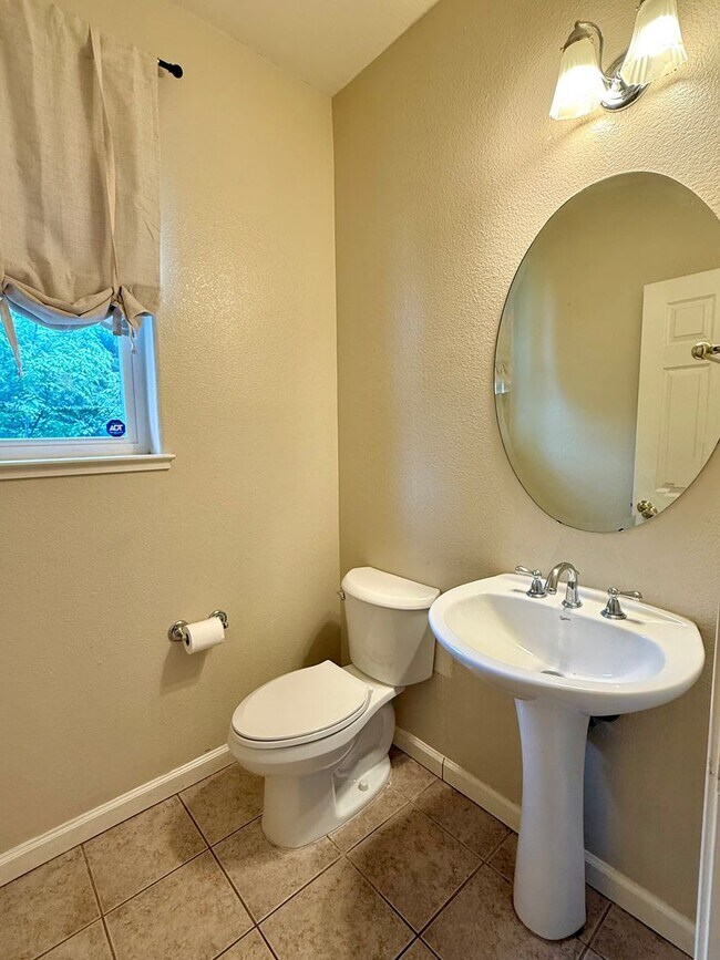 Building Photo - $3,700 / 3BR GORGEOUS CENTRAL FREMONT TOWNHOME IN PARKMONT