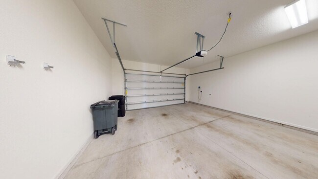 Building Photo - 4BR/ 4.5BA Beautiful Home In Eagles Landing  **$1000 OFF First Full Month**