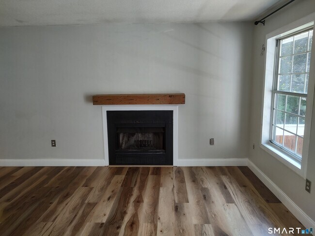 Building Photo - 607 Spring Meadow Rd