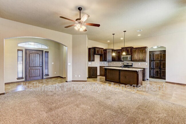 Building Photo - 508 Whispering Oaks Blvd