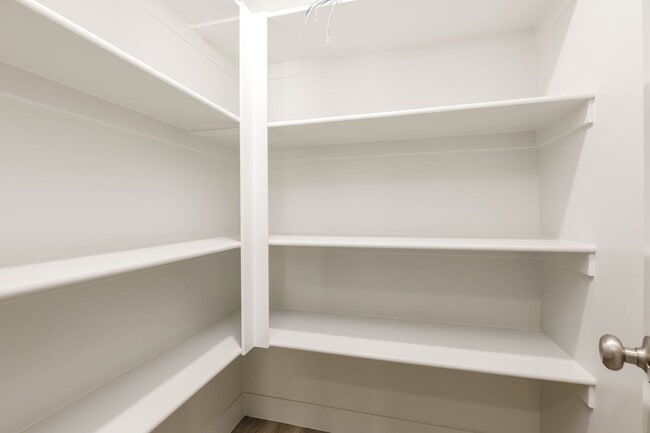 Building Photo - 4 bed | 2 1/2 bath | 2 car garage in Desert Canyon with washer/dryer/fridge