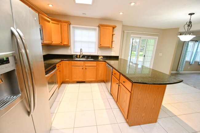 Building Photo - Large executive home in Granger IN