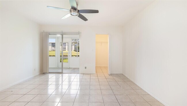 Building Photo - 3203 Portofino Point