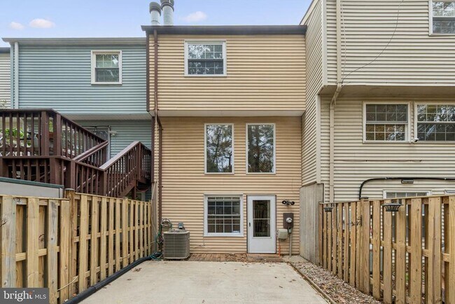 Building Photo - 8474 Sugar Creek Ln