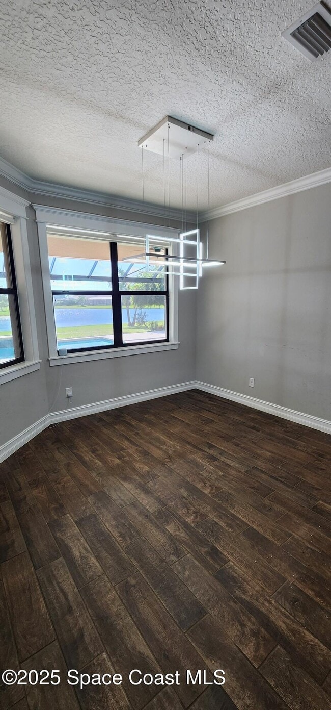 Building Photo - 3003 Trasona Dr