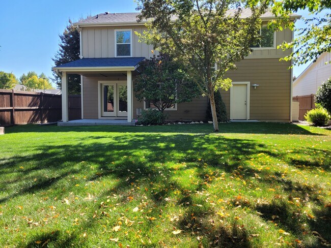 Building Photo - 608 W Laughton Dr