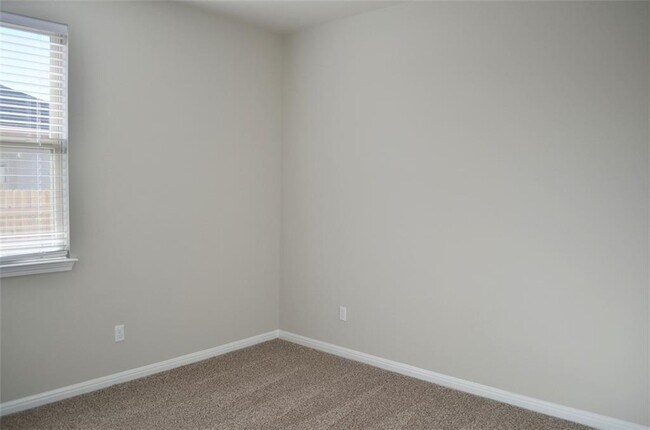 Building Photo - 148 McFarland St