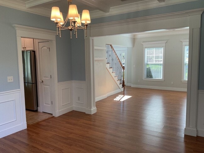 Building Photo - 4 Bedroom 2.5 Bathroom located in Old Mill...