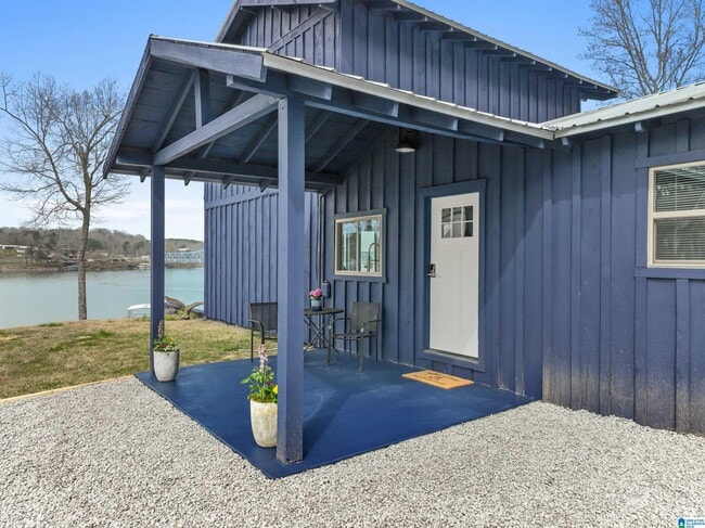 Building Photo - 346 Bridgeview Rd