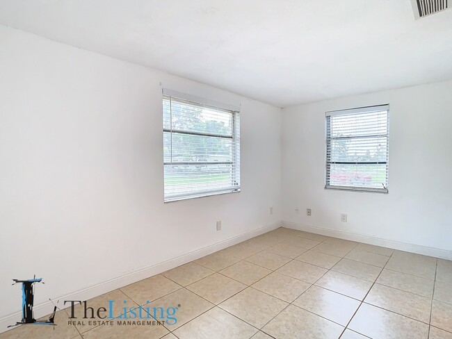 Building Photo - 1521 Swordbill Dr