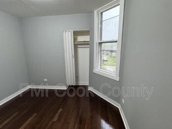 Building Photo - 1950 S Trumbull Ave