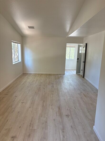 Living Roon - 5700 Olmeda Ave