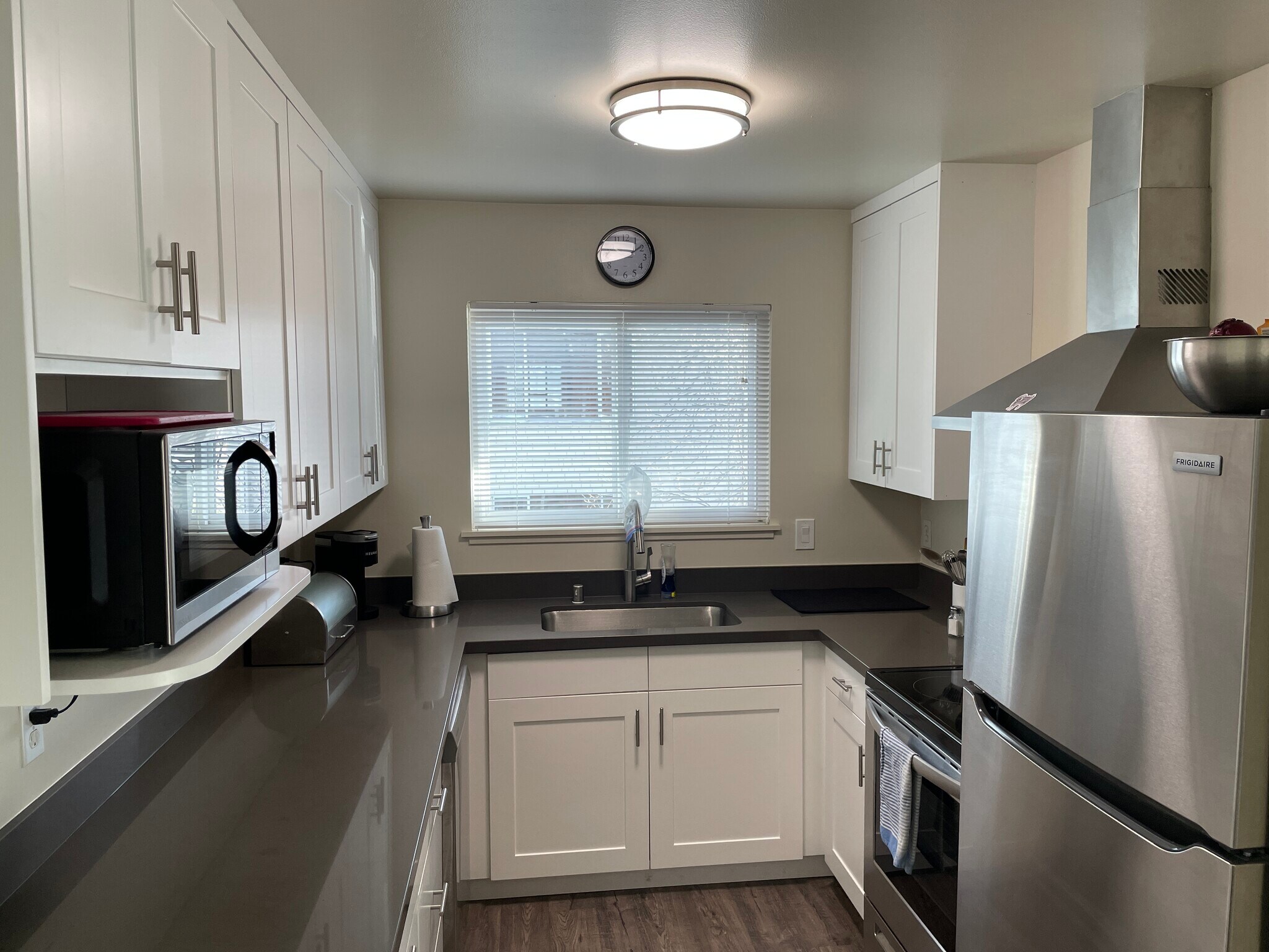 Building Photo - 2870 Lincoln Ave