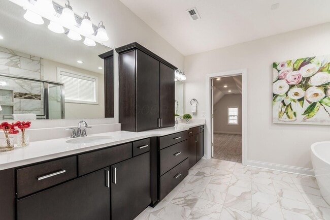 Building Photo - 5962 Laurel Ln