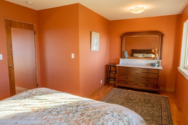 Building Photo - 3bd/1.5ba Burien House