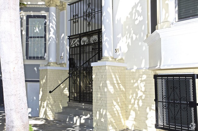 Building Photo - 33 Rausch St