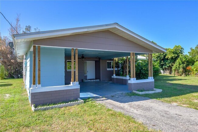 Building Photo - 1310 NE 4th Ter