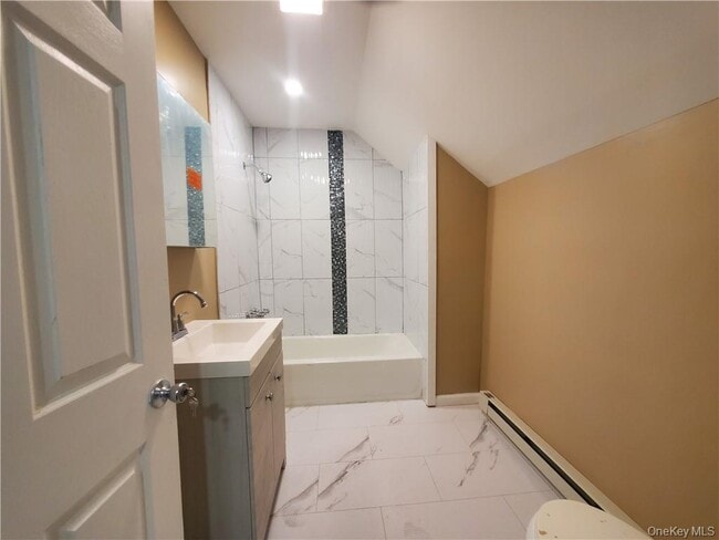 Building Photo - 24 Orange Ln