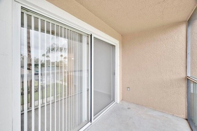 Building Photo - 3732 NW Adriatic Ln
