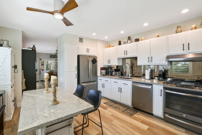 Building Photo - 8040 Tatum Waterway Dr