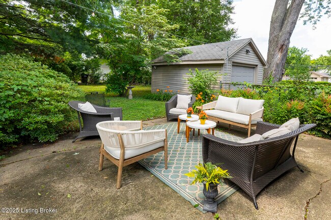 Building Photo - 3725 Warner Ave