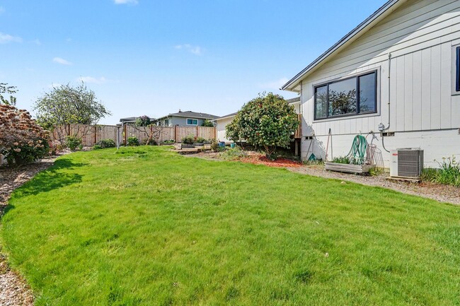 Building Photo - 4 bed, 2 bath single-level home in quiet West Salem neighborhood!