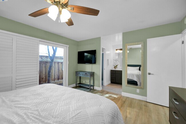 Building Photo - 55 Normandy Ln