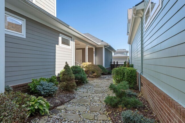 Building Photo - 1306 Jewell Ave