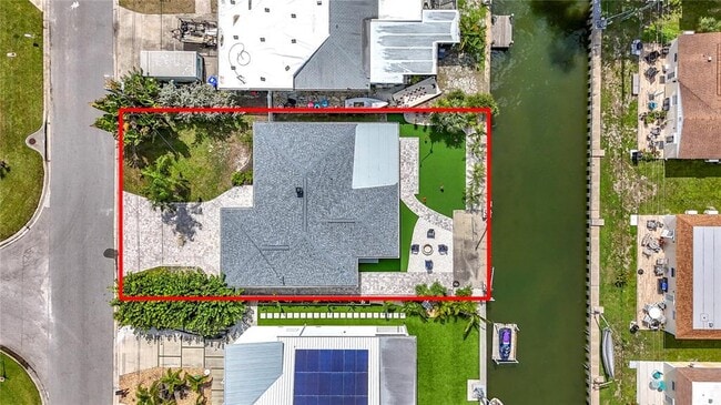 Building Photo - 572 Baywood Dr N